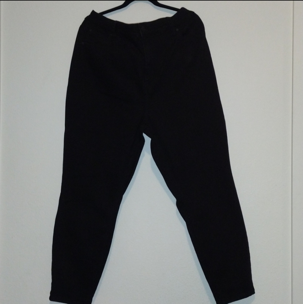D New never worn with out tag Celebrity pink size 24 petite all black jean